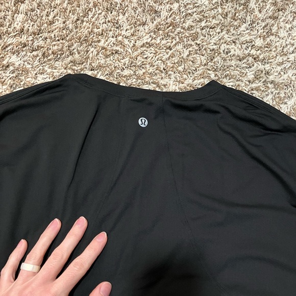 Lululemon loose fitting crop shirt. - Picture 2 of 4